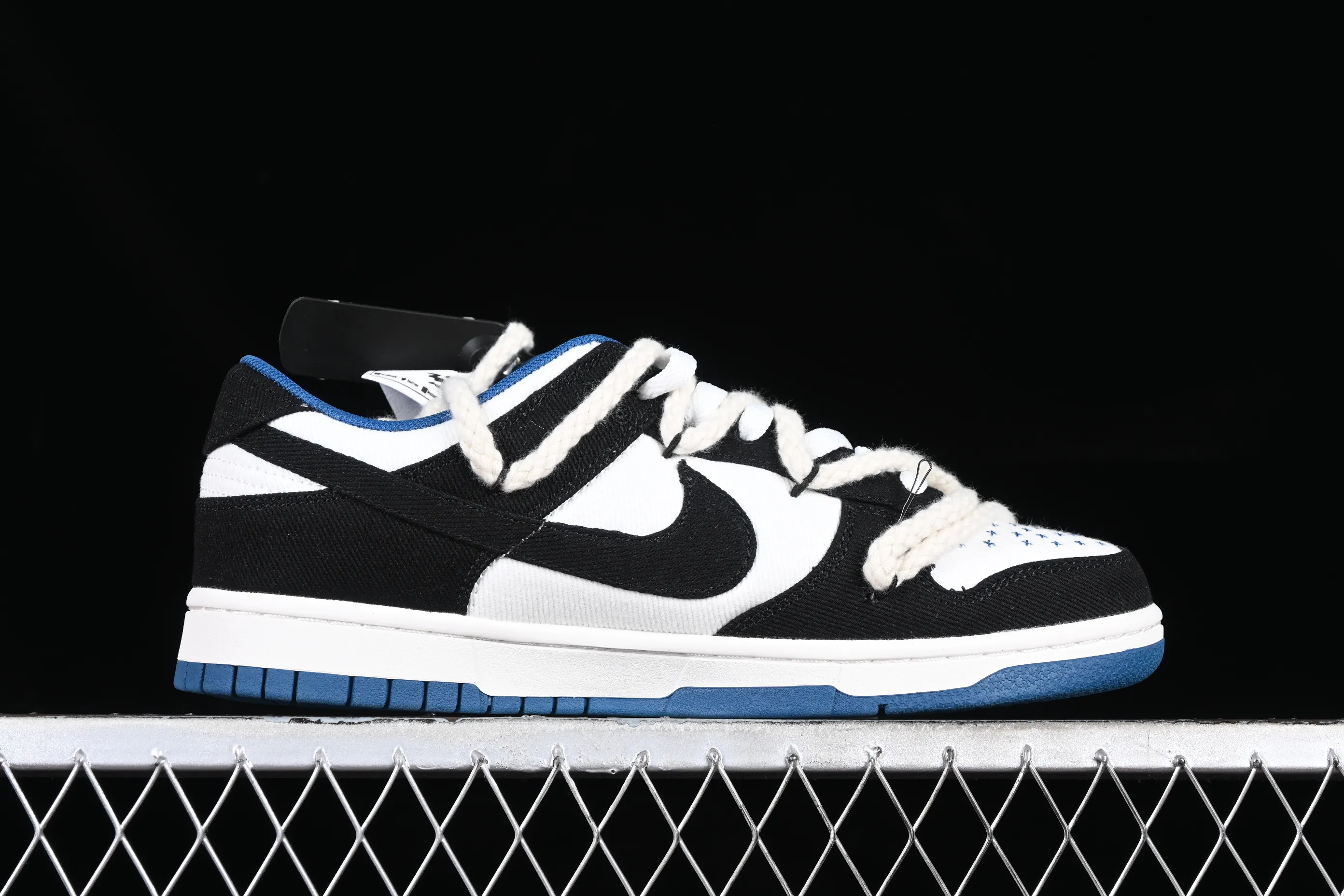 All categories Nk SB Dunk Series Nk SB Dunk Low Low-top sneakers J version Nk Dunk Low Retro "Industrial Blue" Washed denim Graffiti SB strappy low-top casual sneakers DV0834-101